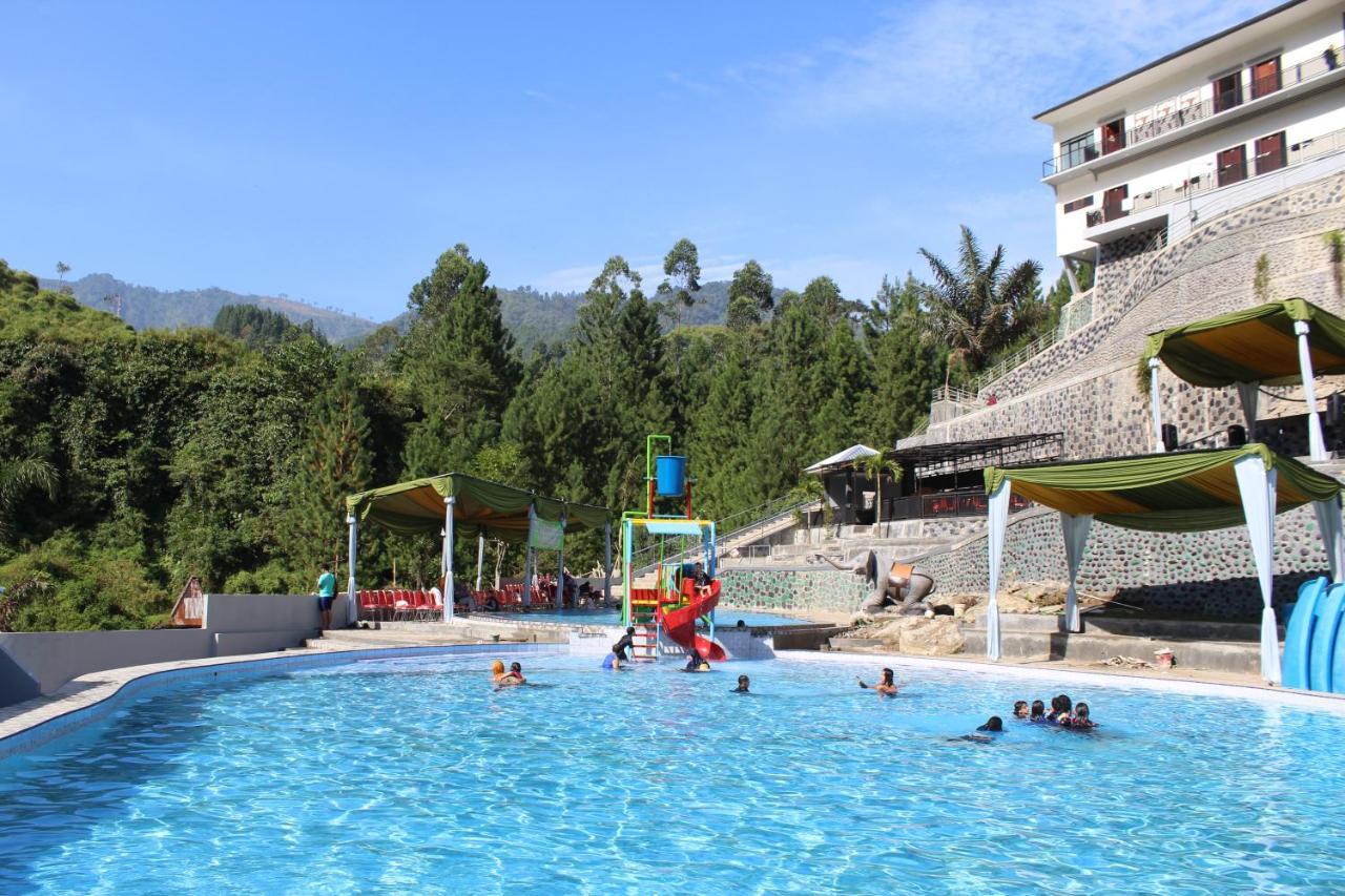 Sun Q Ta Guci * Tegal (Central Java)